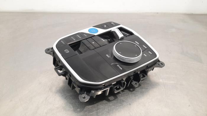 Używane Przycisk I-Drive BMW i4 (G26) eDrive40 84 kWh Cena € 665,50 Z VAT oferowane przez Autohandel Didier