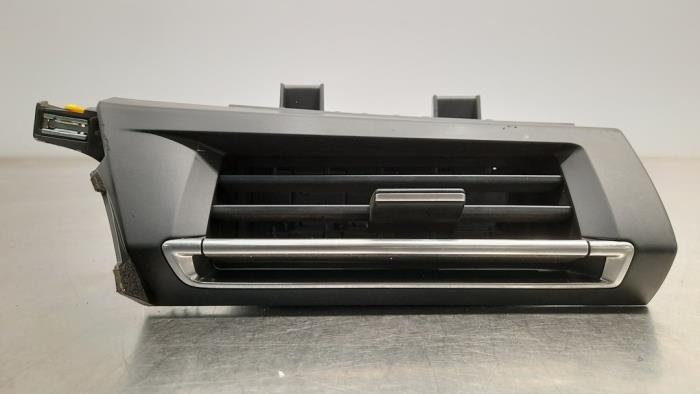 Grille aération tableau de bord d'un Peugeot 508 SW (F4/FC/FJ/FR) 2.0 16V BlueHDi 160 2020