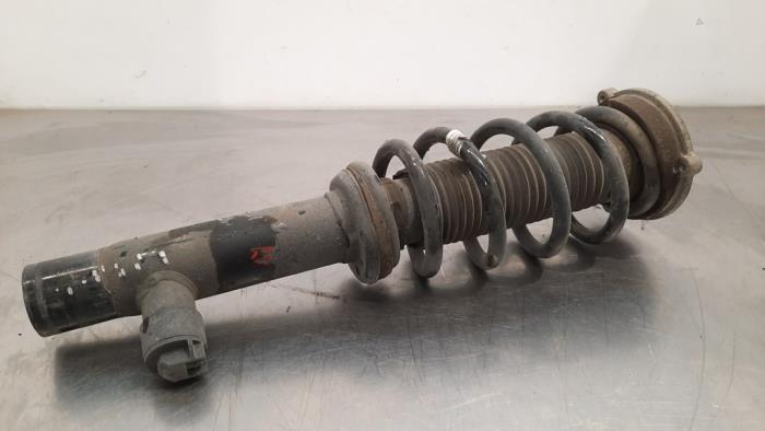 Front shock absorber, right from a Volvo V90 II (PW) 2.0 D5 16V AWD 2018
