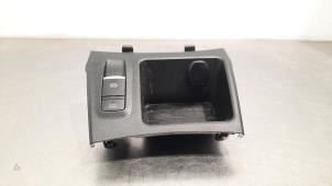 Used Parking brake switch Nissan Qashqai (J11) 1.5 dCi 115 Price on request offered by Autohandel Didier