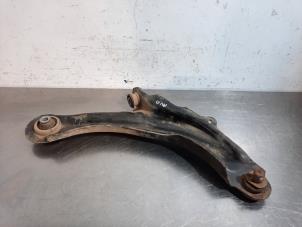 Used Front wishbone, right Renault Captur (2R) 1.2 TCE 16V EDC Price € 54,45 Inclusive VAT offered by Autohandel Didier