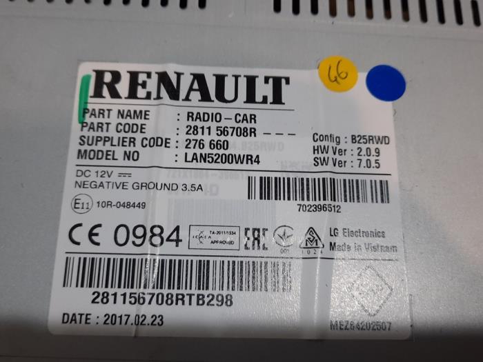 Radio from a Renault Captur (2R) 1.2 TCE 16V EDC 2017