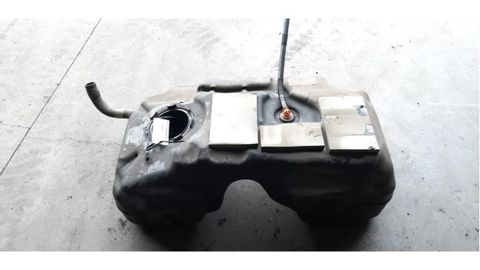 Tank from a Land Rover Discovery Sport (LC) 2.0 TD4 150 16V 2020