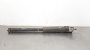 Used Rear shock absorber, right Mercedes B (W247) 2.0 B-200d Price € 36,30 Inclusive VAT offered by Autohandel Didier