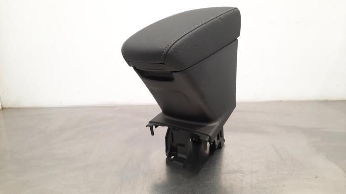 Armrest from a Opel Corsa F (UB/UH/UP) 1.2 12V 75 2022