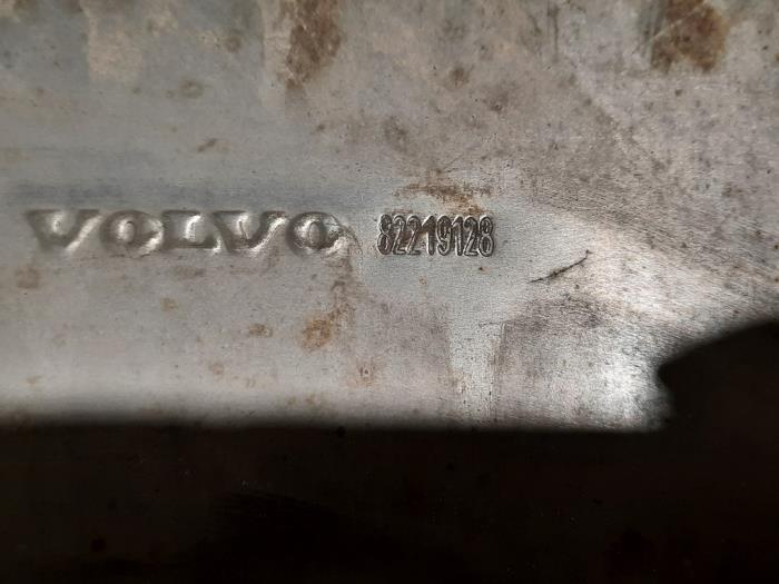 Echappement silencieux arrière+central d'un Volvo XC60 II (UZ) 2.0 D3 16V 2019