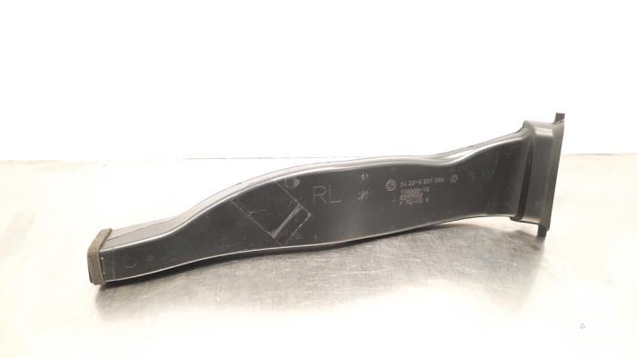 Begagnade Lufttratt BMW M4 (F82) M4 3.0 24V TwinPower Turbo Pris € 12,10 Inklusive moms erbjuds av Autohandel Didier
