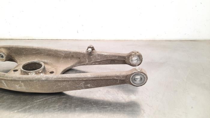 Rear wishbone, left from a BMW M4 (F82) M4 3.0 24V TwinPower Turbo 2017