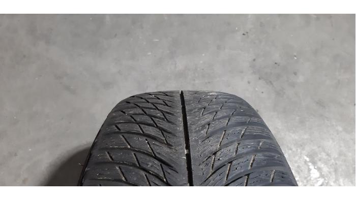 Wheel + tyre from a Mercedes-Benz GLC (X253) 2.2 250d 16V BlueTEC 4-Matic 2017