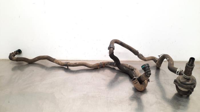 Begagnade Extra vattenpump Landrover Range Rover Sport (LW) 3.0 SDV6 Pris € 60,50 Inklusive moms erbjuds av Autohandel Didier