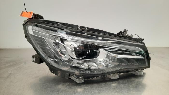 Używane Reflektor prawy MG HS/EHS I (AS23) 1.5 EHS T-GDI Hybrid Cena € 1.331,00 Z VAT oferowane przez Autohandel Didier