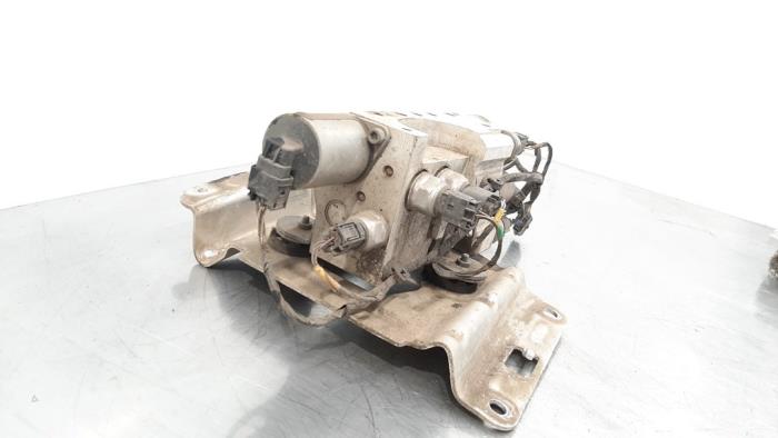 Compressor from a Land Rover Range Rover Sport (LW)  2018