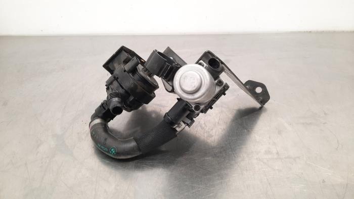 Begagnade Extra vattenpump BMW X5 (G05) xDrive 45 e iPerformance 3.0 24V Pris € 30,25 Inklusive moms erbjuds av Autohandel Didier