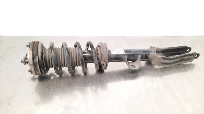Fronts shock absorber, left from a Alfa Romeo Stelvio (949) 2.0 T 16V Q4 2017