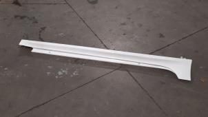 Used Door sill right Toyota Yaris IV (P21/PA1/PH1) 1.5 12V Hybrid 115 Price € 96,80 Inclusive VAT offered by Autohandel Didier