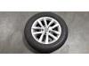 Wheel + winter tyre from a Volkswagen Touran (5T1), 2015 1.6 TDI SCR BlueMotion Technology, MPV, Diesel, 1,598cc, 85kW (116pk), FWD, DGDA, 2016-06 2019