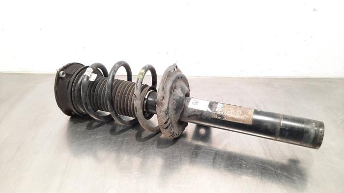 Front shock absorber, right from a Volkswagen Touran (5T1) 1.6 TDI SCR BlueMotion Technology 2019