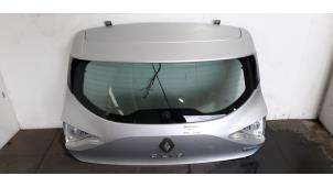 Używane Tylna klapa Renault Clio V (RJAB) 1.6 E-Tech 140 16V Cena € 447,70 Z VAT oferowane przez Autohandel Didier