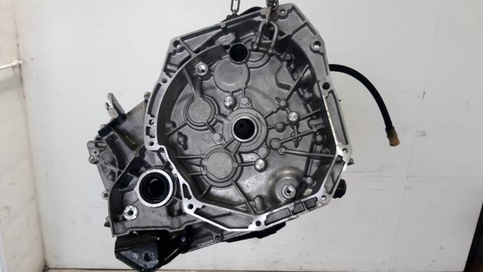 Gearbox from a Renault Clio V (RJAB) 1.6 E-Tech 140 16V 2021