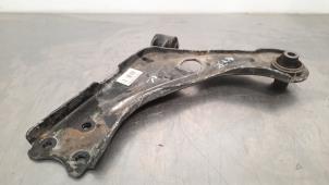 Used Front wishbone, right Peugeot 5008 II (M4/MC/MJ/MR) 1.2 12V e-THP PureTech 130 Price € 60,50 Inclusive VAT offered by Autohandel Didier