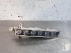 Used Daytime running light, right Peugeot 308 SW (L4/L9/LC/LJ/LR) 1.6 BlueHDi 100 Price € 66,55 Inclusive VAT offered by Autohandel Didier