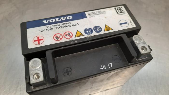 Battery from a Volvo V90 II (PW) 2.0 D5 16V AWD 2018
