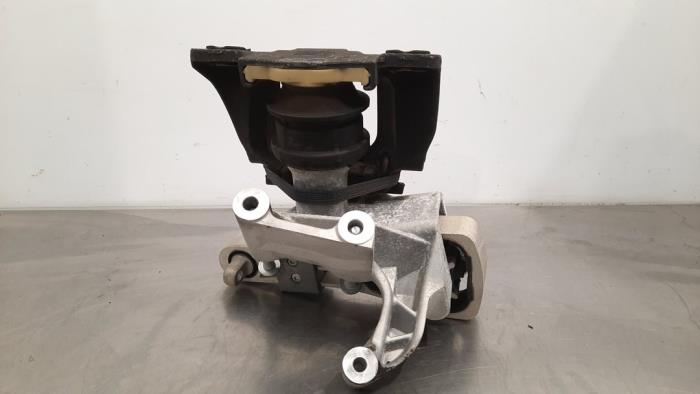 Used Engine mount Volvo V90 II (PW) 2.0 D5 16V AWD Price € 30,25 Inclusive VAT offered by Autohandel Didier