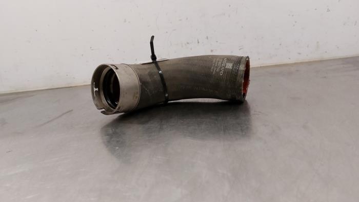 Gebrauchte Intercooler Schlauch Volvo V90 II (PW) 2.0 D5 16V AWD Preis € 18,15 Mit Mehrwertsteuer angeboten von Autohandel Didier
