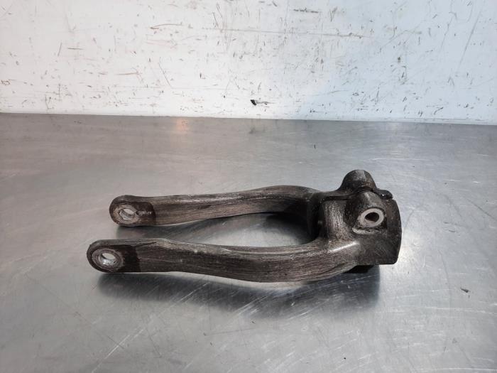 Lower shock bracket