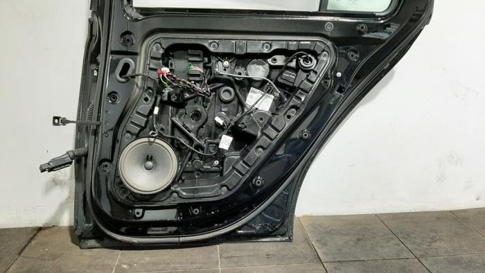 Tür 4-türig rechts hinten van een Mercedes-Benz A (177.0) 1.3 A-200 Turbo 16V 2018