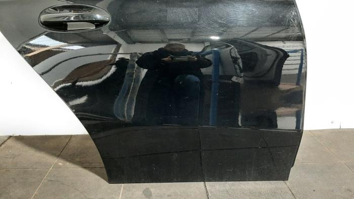 Tür 4-türig rechts hinten van een Mercedes-Benz A (177.0) 1.3 A-200 Turbo 16V 2018