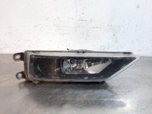 Used Fog light, front right Volkswagen T-Roc 2.0 TDI 150 4Motion 16V Price € 66,55 Inclusive VAT offered by Autohandel Didier