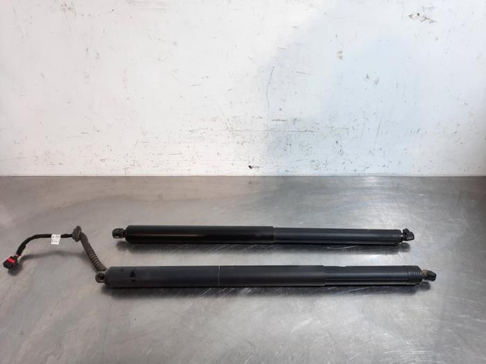 Set of gas struts for boot from a Volkswagen T-Roc 2.0 TDI 150 4Motion 16V 2019