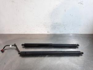 Used Set of gas struts for boot Volkswagen T-Roc 2.0 TDI 150 4Motion 16V Price € 387,20 Inclusive VAT offered by Autohandel Didier