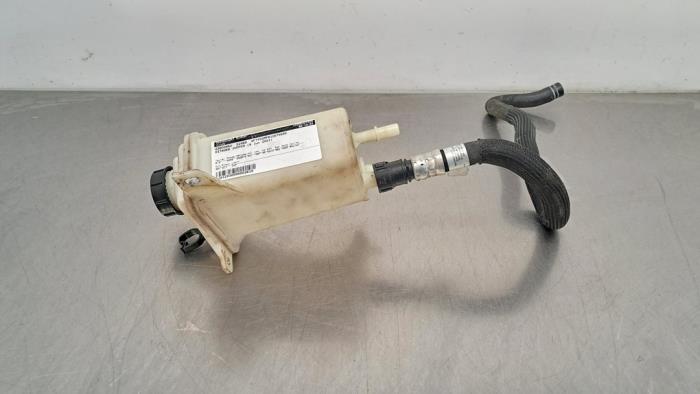 Power steering fluid reservoir from a Citroën Jumper (U9) 2.0 BlueHDi 160 2021