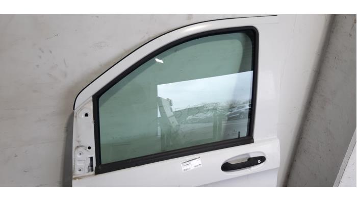 Drzwi lewe przednie wersja 4-drzwiowa z Mercedes-Benz Vito (447.6) 1.6 111 CDI 16V 2019