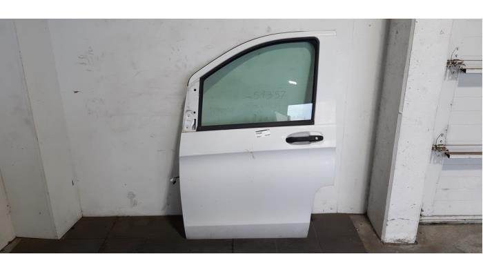 Drzwi lewe przednie wersja 4-drzwiowa z Mercedes-Benz Vito (447.6) 1.6 111 CDI 16V 2019