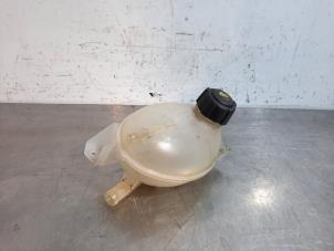Used Expansion vessel Dacia Lodgy (JS) 1.2 TCE 16V Price € 18,15 Inclusive VAT offered by Autohandel Didier