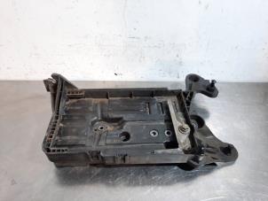 Used Battery box Volkswagen T-Roc 2.0 TDI 150 4Motion 16V Price € 30,25 Inclusive VAT offered by Autohandel Didier