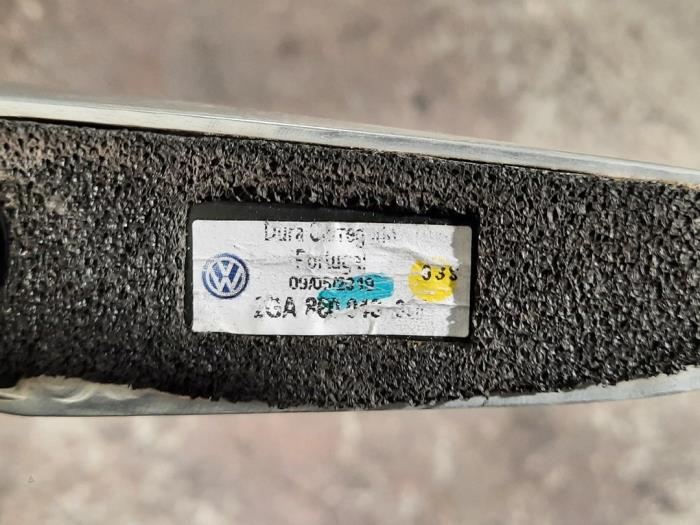 Raíl de techo izquierda de un Volkswagen T-Roc 2.0 TDI 150 4Motion 16V 2019