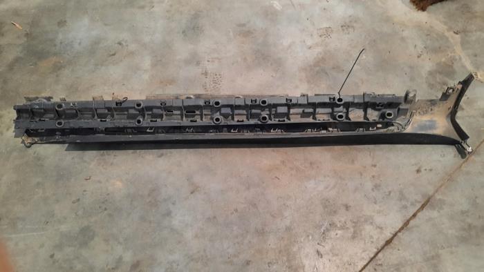 Door sill left from a BMW X5 (F15) xDrive 30d 3.0 24V 2016