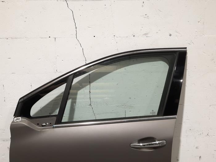 Door 4-door, front left from a Peugeot 208 I (CA/CC/CK/CL) 1.2 Vti 12V PureTech 82 2017