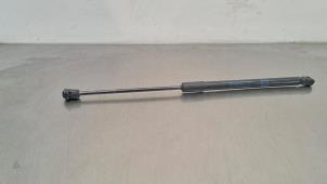 Used Rear gas strut, right Mercedes A (177.0) 2.0 A-180d Price € 18,15 Inclusive VAT offered by Autohandel Didier