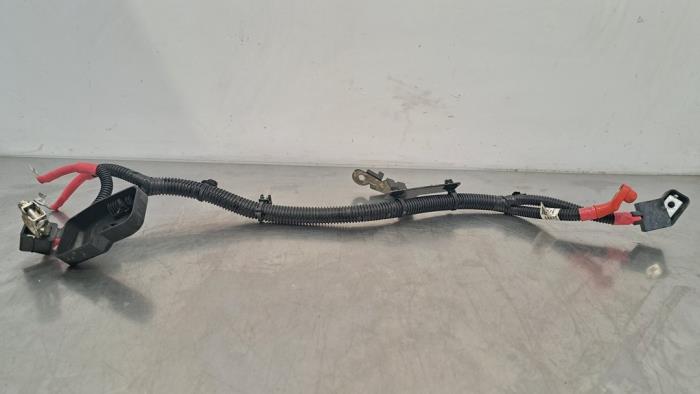 Używane Biegun akumulator MG ZS 1.0 T-GDI 12V Cena € 30,25 Z VAT oferowane przez Autohandel Didier