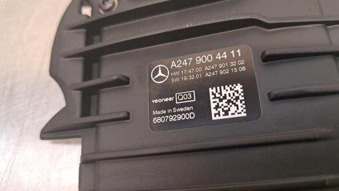 Kamera przednia z Mercedes-Benz A (177.0) 2.0 A-180d 2021