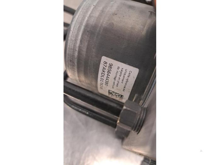 Bloc ABS d'un Peugeot 308 SW (F4/FC/FN/FR) 1.2 12V PureTech 110 2023