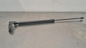 Used Rear gas strut, right Peugeot 308 SW (F4/FC/FR) 1.2 12V PureTech 110 Price € 24,20 Inclusive VAT offered by Autohandel Didier