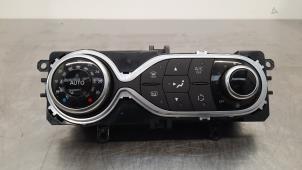 Usados Panel de control de aire acondicionado Renault Captur (2R) 1.5 Energy dCi 90 FAP Precio € 66,55 IVA incluido ofrecido por Autohandel Didier