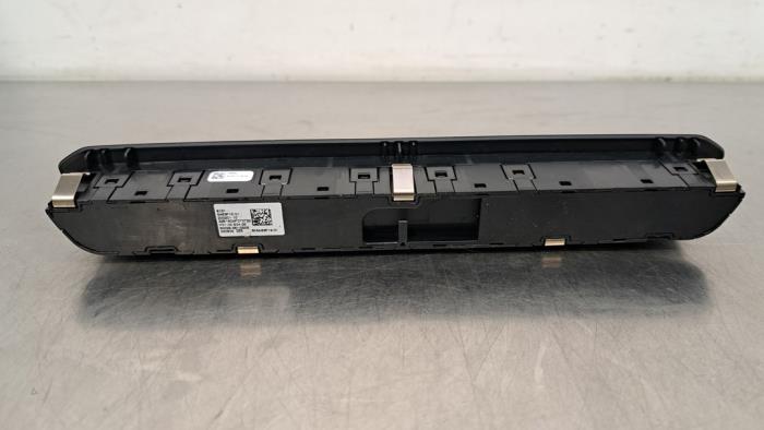 Air conditioning control panel from a BMW 3 serie (G20) 330e 2.0 TwinPower Turbo 16V 2022