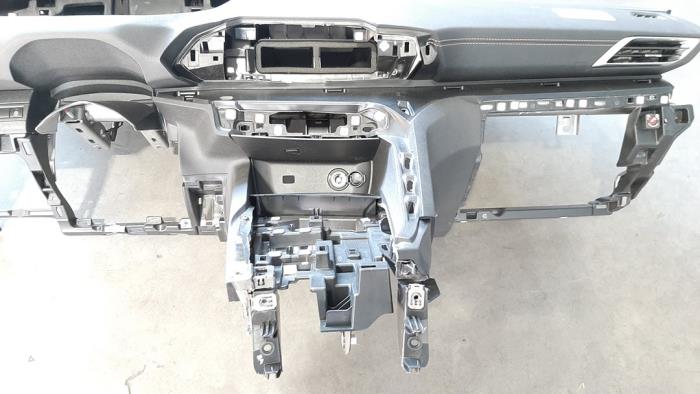 Panel z Peugeot 5008 II (M4/MC/MJ/MR) 1.2 12V e-THP PureTech 130 2023